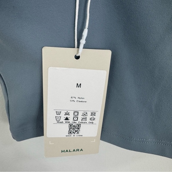 NWT HALARA Basic Padded Workout Cropped Tank Top in Subdued Blue Size Medium - Picture 6 of 8